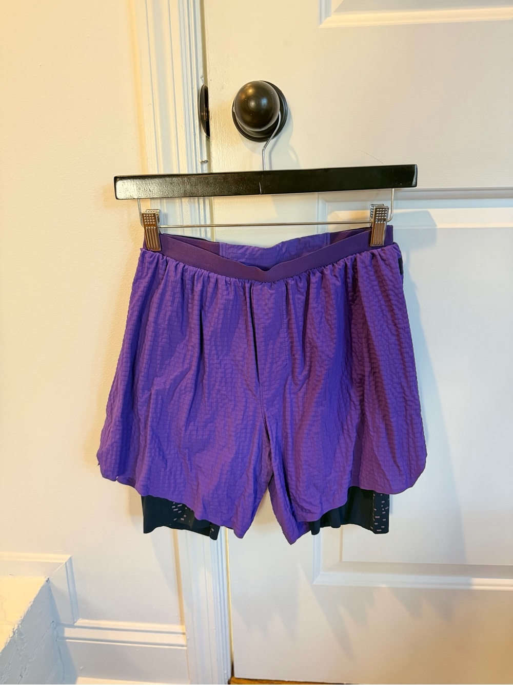 lululemon athletica Purple crinkle Men's Athletic Shorts with Black Liner